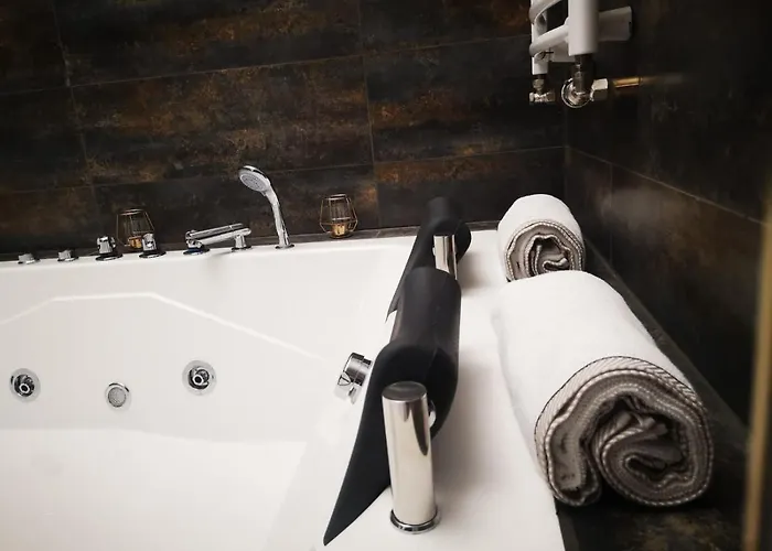 Lena 5 Jacuzzi Appartement *